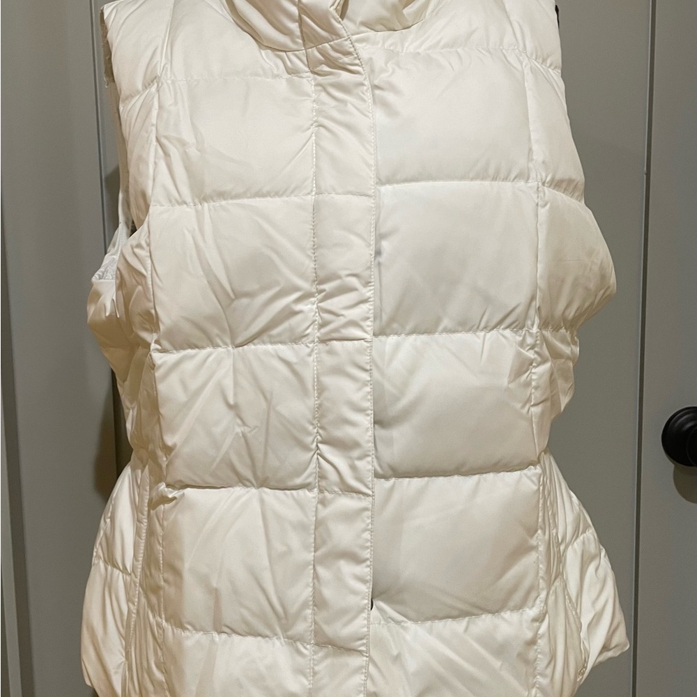 Vintage Eddie Bauer Women’s Cream Puffer Vest